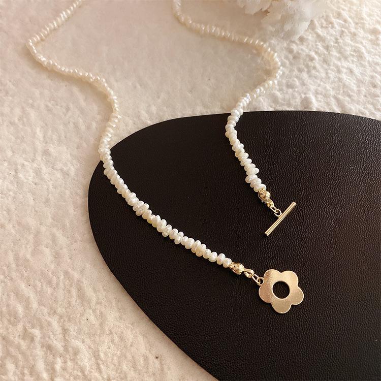 Simple Temperament Freshwater Pearl Metal Flower Neck Chain Collarbone Chain Dongmen Necklace