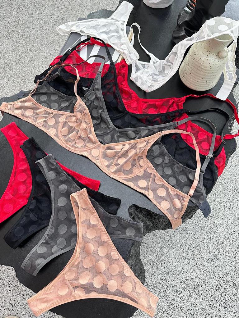 Neues Sexy Europäisches & Amerikanisches Spitzen-BH-Set - Rot Dünn Raffiniert Französischer Stil für einen Minimierenden Look