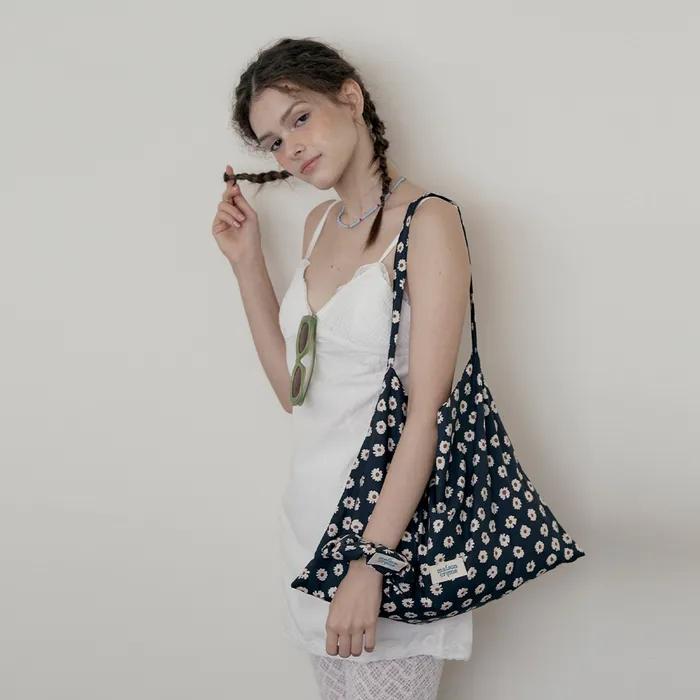 Floral eco bag _ black