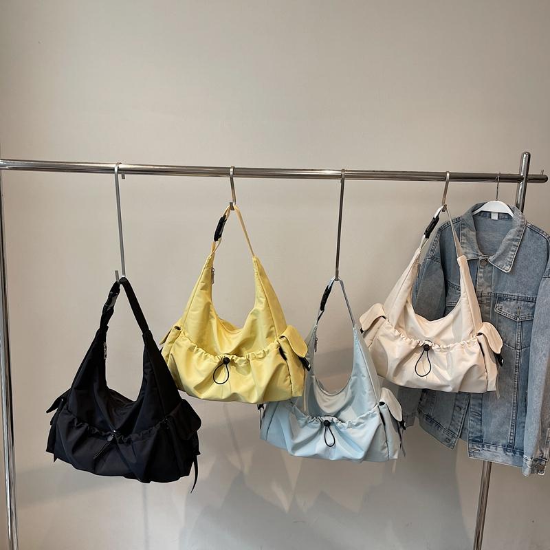 New Nylon Solid Zipper Large Capacity Casual Tote Bag 2026 Hot Sale Sweet Versatile Bags Daily Commute Versatile Crossbody Bags