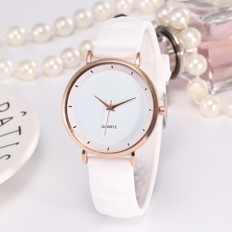 Trendy Silicone Quartz Wristwatch for Couples & Students - Simple Fashion Design for Women