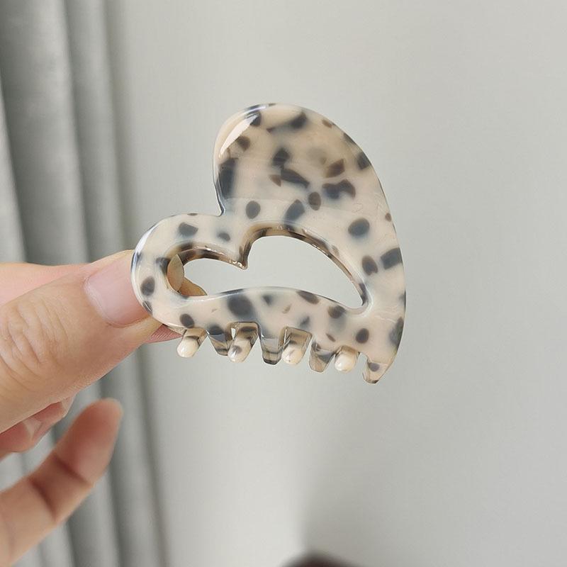 Heart-Shaped High-End Leopard Print Hair Claw Clip for Women - Small Acetate Temperament Ponytail Accessory