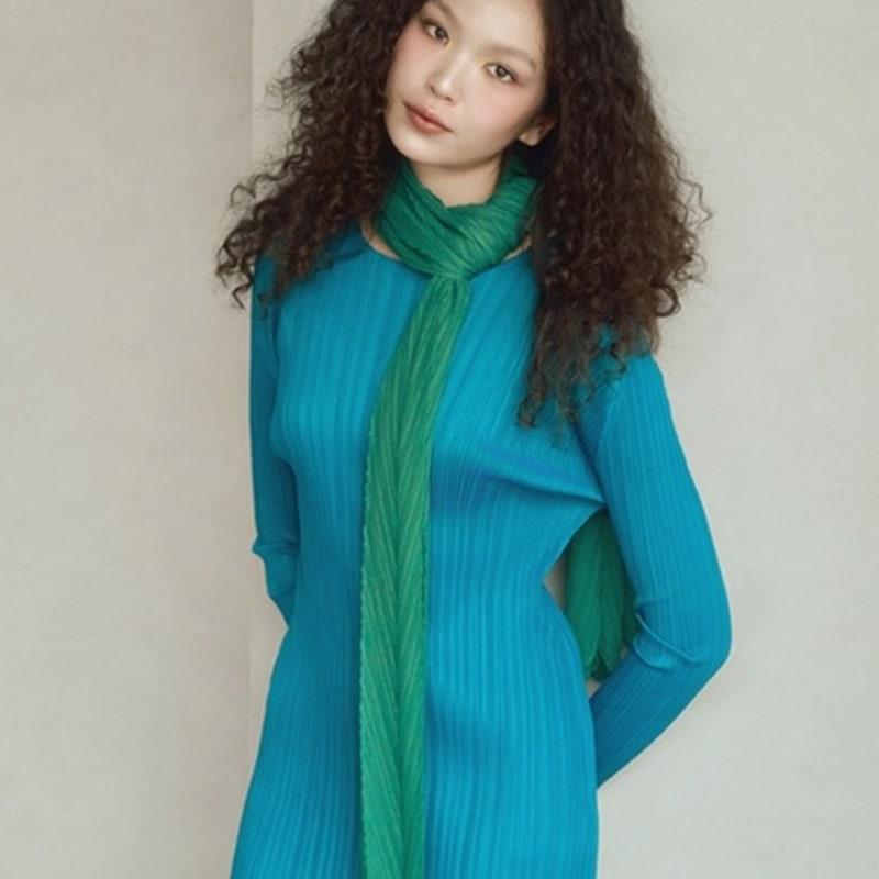 

FINE PLEATS Airy Pleated Scarf Green FREE
