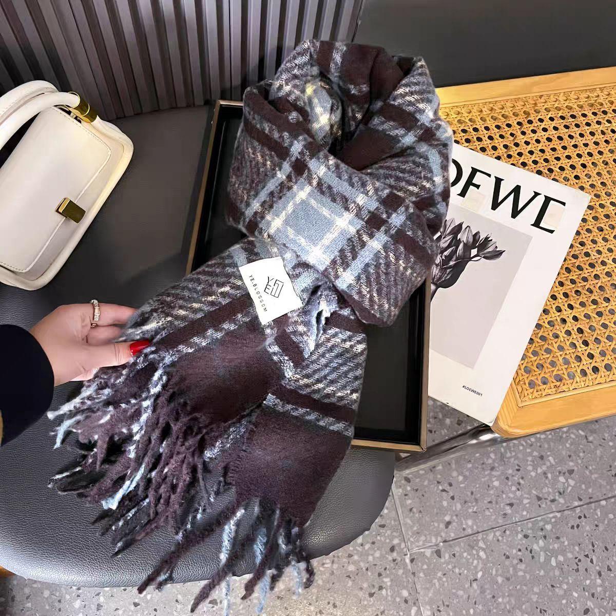 

Plaid scarf atmosphere Winter versatile thickened new warm student shawl Couple scarf Blue scarf 65*200cm