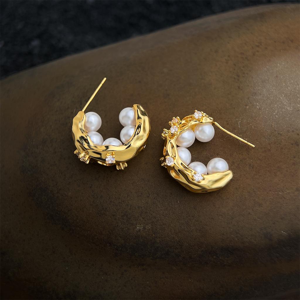 18K Gold-Plated Pearl Zircon Textured C-Shape Earrings – French Light Luxury Style