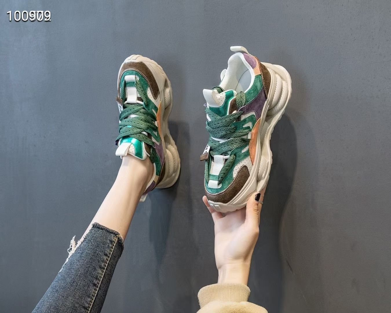 

European station dad shoes women 2025 spring and summer explosion Internet celebrity leather color matching platform comfortable sports and leisure s 35