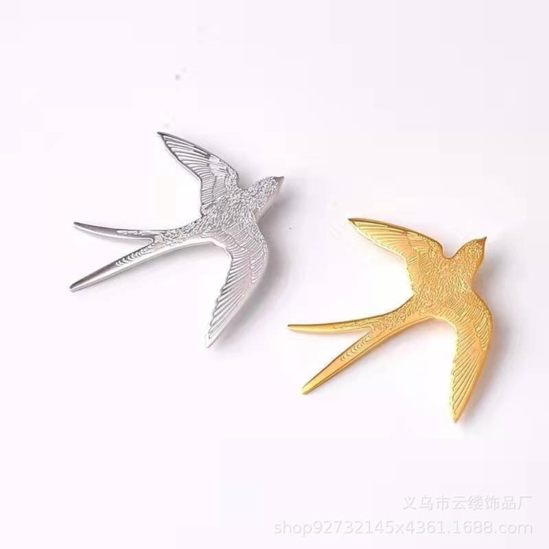 Delicate Legering Zwaluw Broche Vogel Ontwerp Veelzijdige Jurk Revers Pin Accessoire Voor Dagelijks Gebruik Speciale Gelegenheden