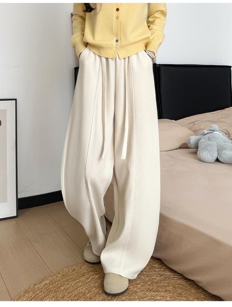 Women's Fleece-Lined Retro Scimitar Pants: Autumn/Winter 2025, High-Waisted Loose Chenille Wide-Leg with a Slimming Drape.
