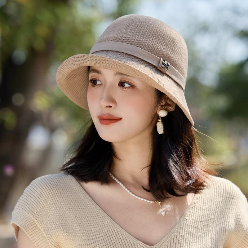 

Summer new hat women s outdoor travel sunshade sunscreen knitted basin hat niche wind advanced sense bucket hat