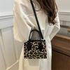 Stylish Vintage Casual Summer Crossbody Bag For Women With Chic Design And Luxurious Pu Material