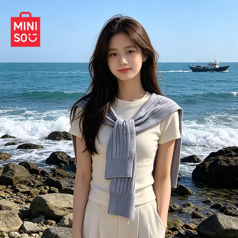 MINISO Lightweight All-Season Knitted Shawl светло-серый
