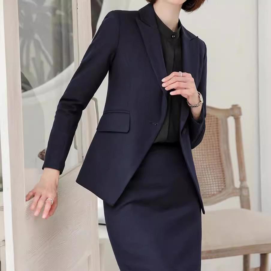 Clearance Sale: Women's Gray Executive Skirt Suits - Stylish & Sophisticated Business Attire