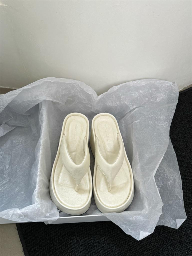 New National Style Silk Black Herringbone Thick-soled Slippers Women's 2025 Summer New Outer Wear Beach Slope Heel Heightened Cool Slippers