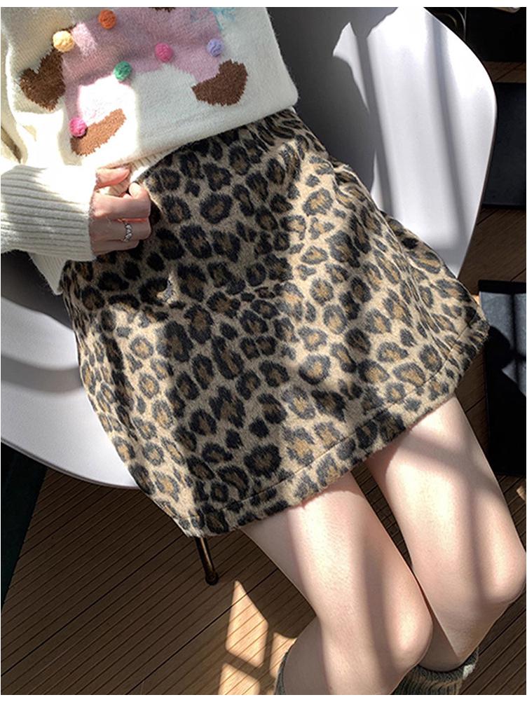 Wollrock mit Leopardenmuster, hoher Bund, A-Linie - Damen Herbst/Winter 2025 Kollektion, Kaffeefarbe, Schlankmachender, figurbetonter kurzer Rock.
