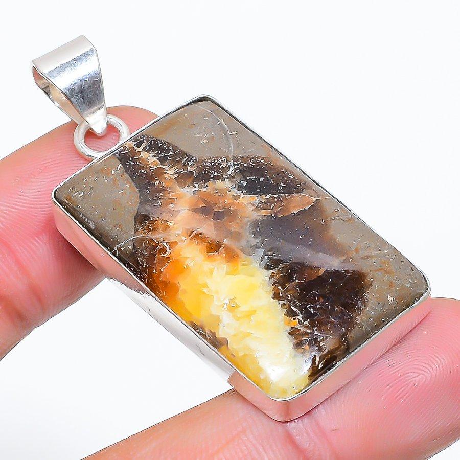 

Labradorite Gemstone Handmade 925 Sterling Silver Jewelry Pendant 1.97 SU-10871