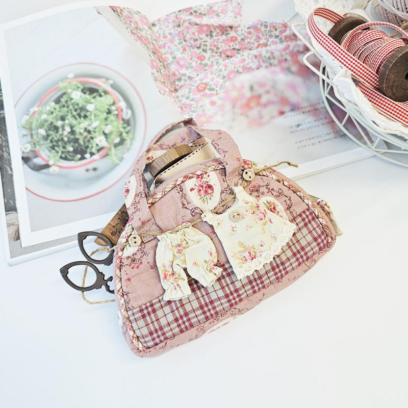 

Quilted Flower Check Pattern Crescent Moon Pouch