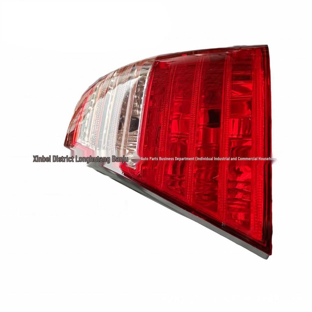 Taillight for 2004-2006 Toyota Corolla Sedan 4D (81560-1A890, 81550-1E040)