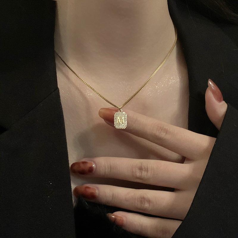 

Slightly Inlaid M Letter Pendant Necklace Women S Fashion Cold Wind Collarbone Chain Temperament Neck Chain Neck Jewelry