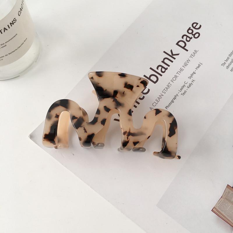 Elegant Korean Style Acetate Hair Clip For Women With Artistic Retro Design