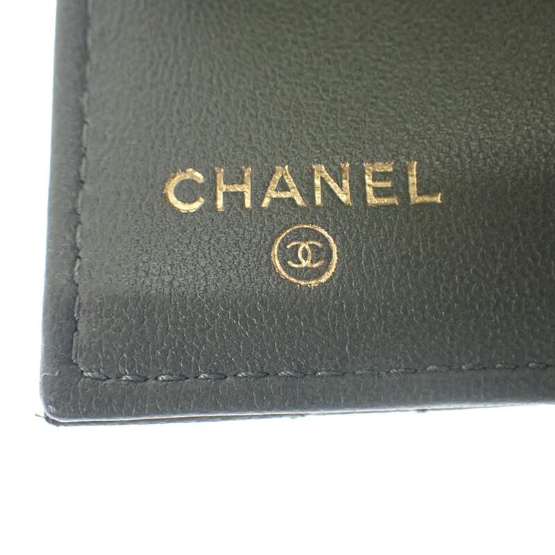 CHANEL  AP0230-Y04059-NZG82 Tri-fold wallet khaki lambskin Women