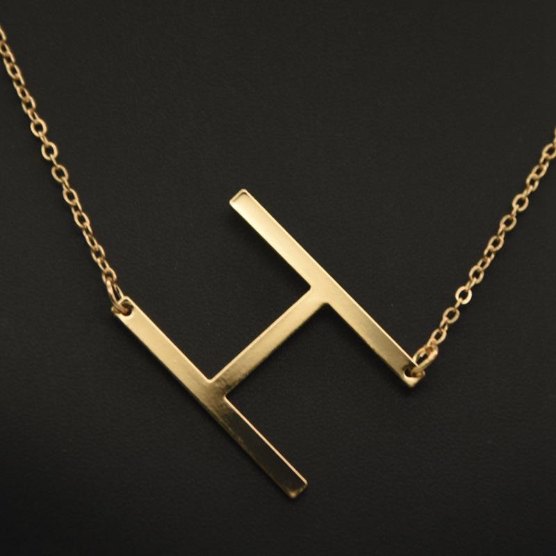 Kvinne 26 engelske bokstaver Ornament Ripple Chain Personlig brevkjede