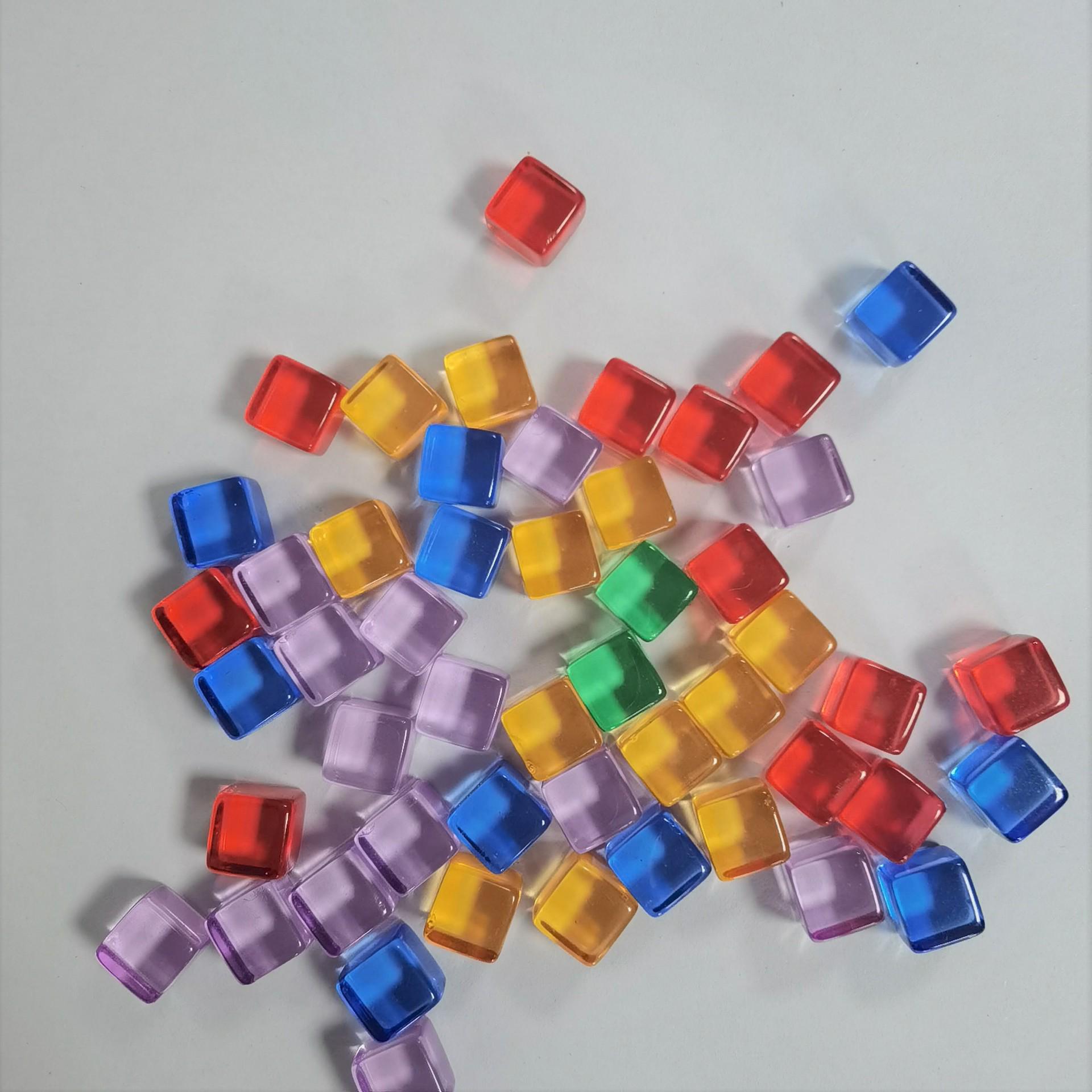 

Глянцевые прозрачные акриловые кубики 10 мм для настольных игр Transparent Color