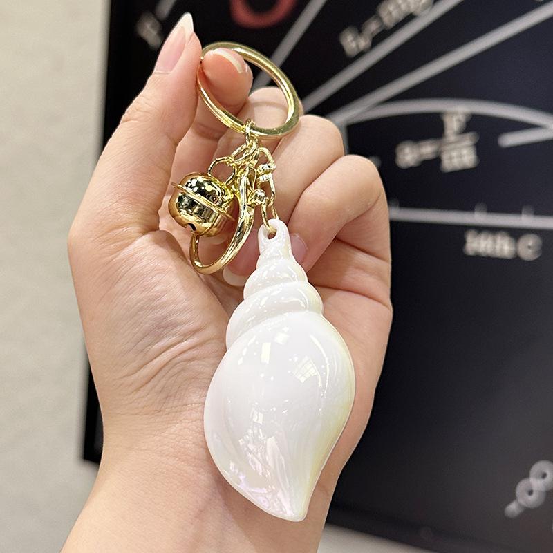 Colorful Acrylic Seashell Keychain Pendant - Cute and Exquisite for Girls' Bags & Car Pendants