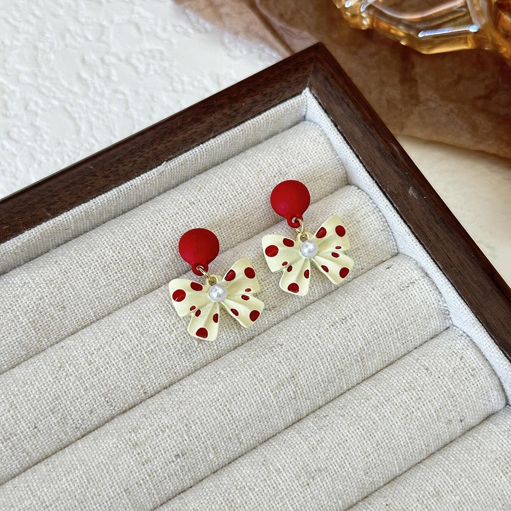 Elegant Silver Needle Diamond Bow Earrings - Luxurious, High-Quality Fashion for Women