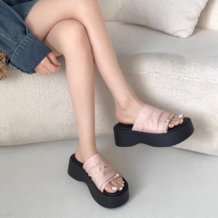 Gu Yun dopamine cool slippers heightening casual sandals women's platform versatile beach shoes outer wear pleated one-word slippers