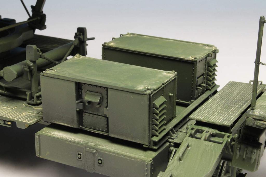 PLATZ 1/35 MIM-104F Patriot SAM PAC-3 M901 Launcher Plastic Model Kit BL3563