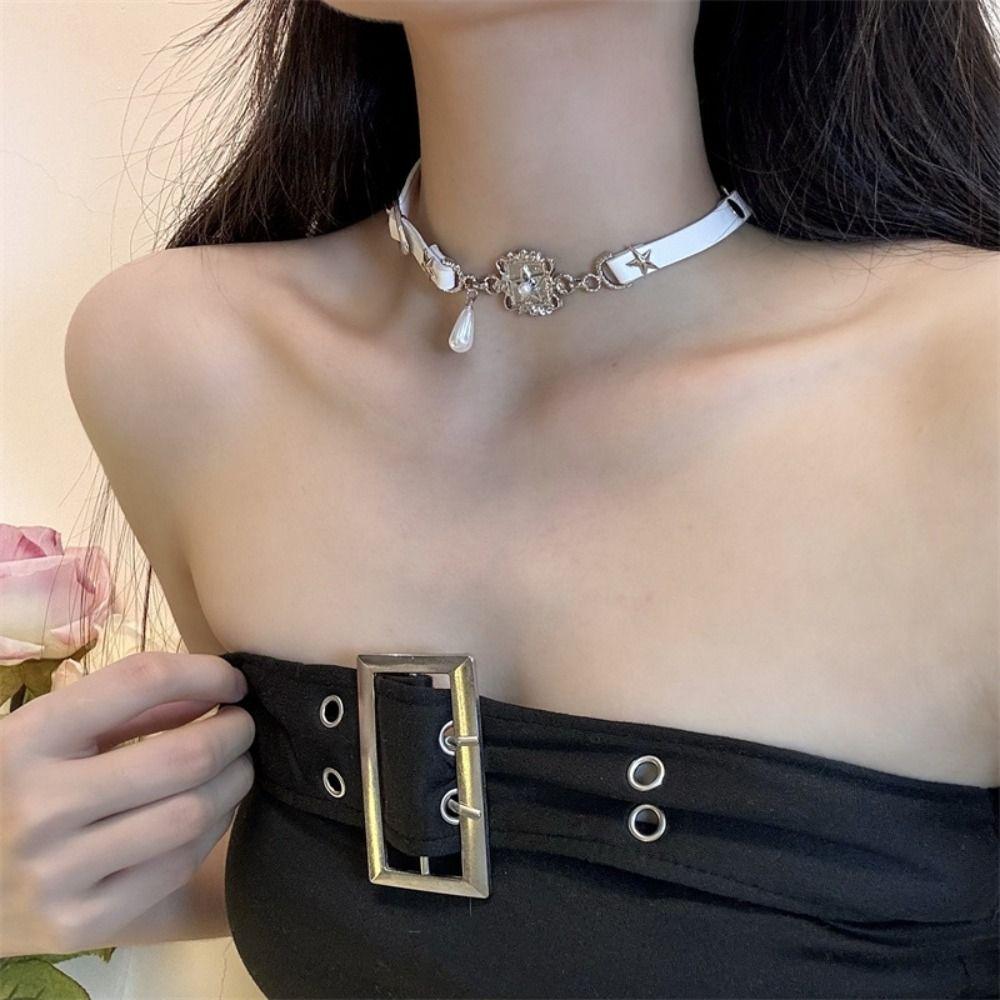 Asymmetric PU Leather Choker Metal Collarbone Chain Women Punk Y2K Star Choker Women