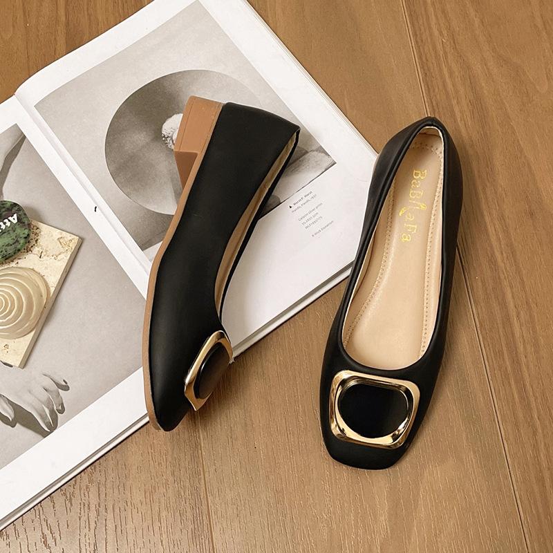 

Square head single shoes women 2025 new summer evening breeze beautiful with skirt fairy shoes soft sole one pedal Doudou shoes 35