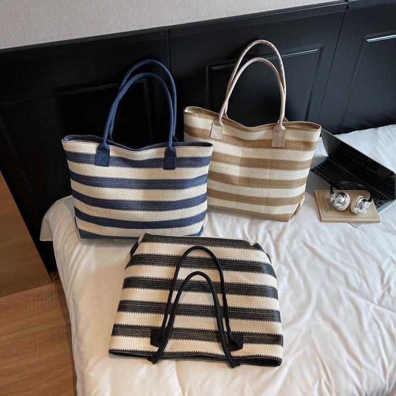 Large Capacity Fashion Straw Bag Women's Stripe Contrasting Color Resort Beach Bag Temperament Commuter Portable Shoulder Bag