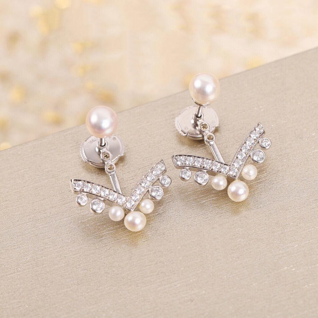Hot Brand Vintage Earrings Luxury Jewelry for Women Fashion Designer Eardrop Natural Pearl Fine Quality Lady Party Ear Stud