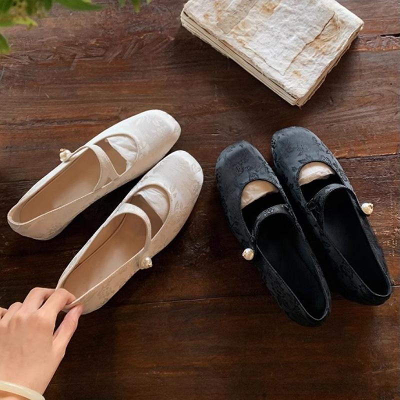 Nouvelles Élégantes Chaussures Mary Jane à Talons Bas pour Femmes 2024 Bout Carré Mode Femmes Confortables Talons Épais Chaussures de Fête de Mariage