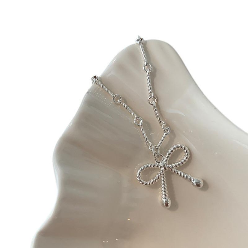 Dulce și răcoros colier cu fundă răsucită pentru femeie, design de nișă, senzație de lumină, lux, personalitate elegantă, modă, lanț pentru gât, lanț pentru claviculă