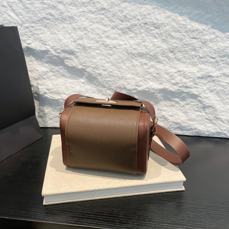 New Messenger Bag Temperament Retro Versatile High-end Niche Design Box Bag Single Shoulder Messenger Small Square Bag