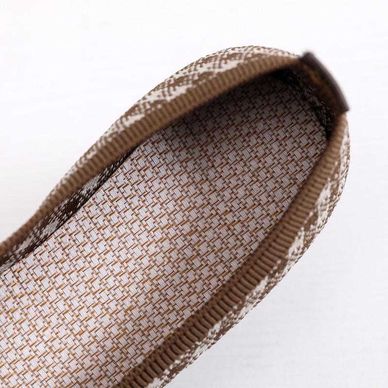 Breathable and Comfortable Old Beijing Cloth Shoes, Casual Slip-on Shoes for Women, Mother's Shoes, Fashionable Flying Woven Cloth Shoes
