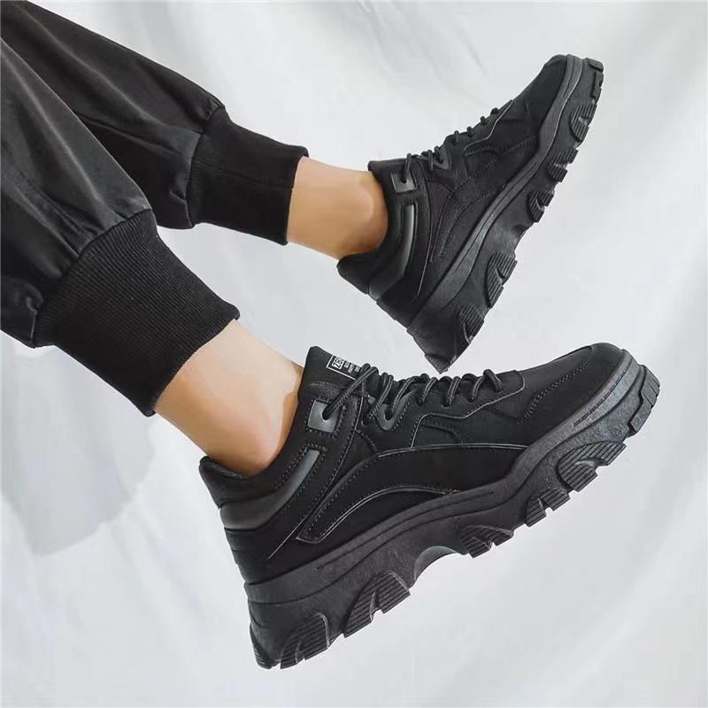 

Мужская обувь 2024 года, новые спортивные нескользящие рабочие универсальные легкие повседневные мужские рабочие ботинки для строительства мотоциклетные ковбойские сапоги 44 чёрный