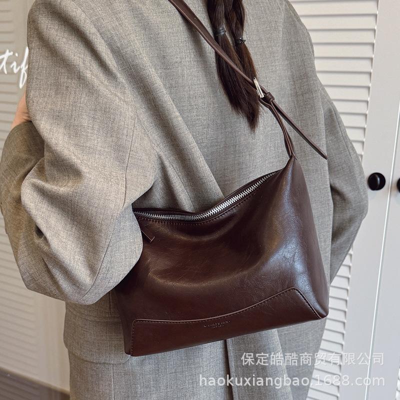 Large capacity bag women's summer versatile 2025 new trendy simple casual messenger bag college student class tote bag