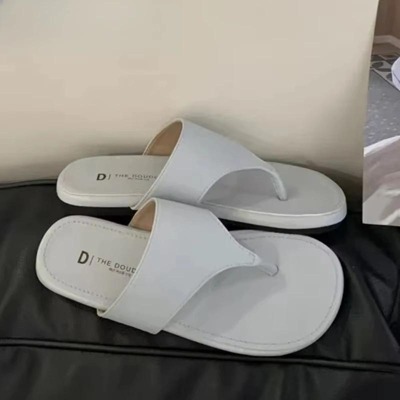 Fashion Flats Women Slippers Designer Clip Toe Flip Flops Casual Shoes Woman 2025 Summer New Trend Home Slides Walking Femme