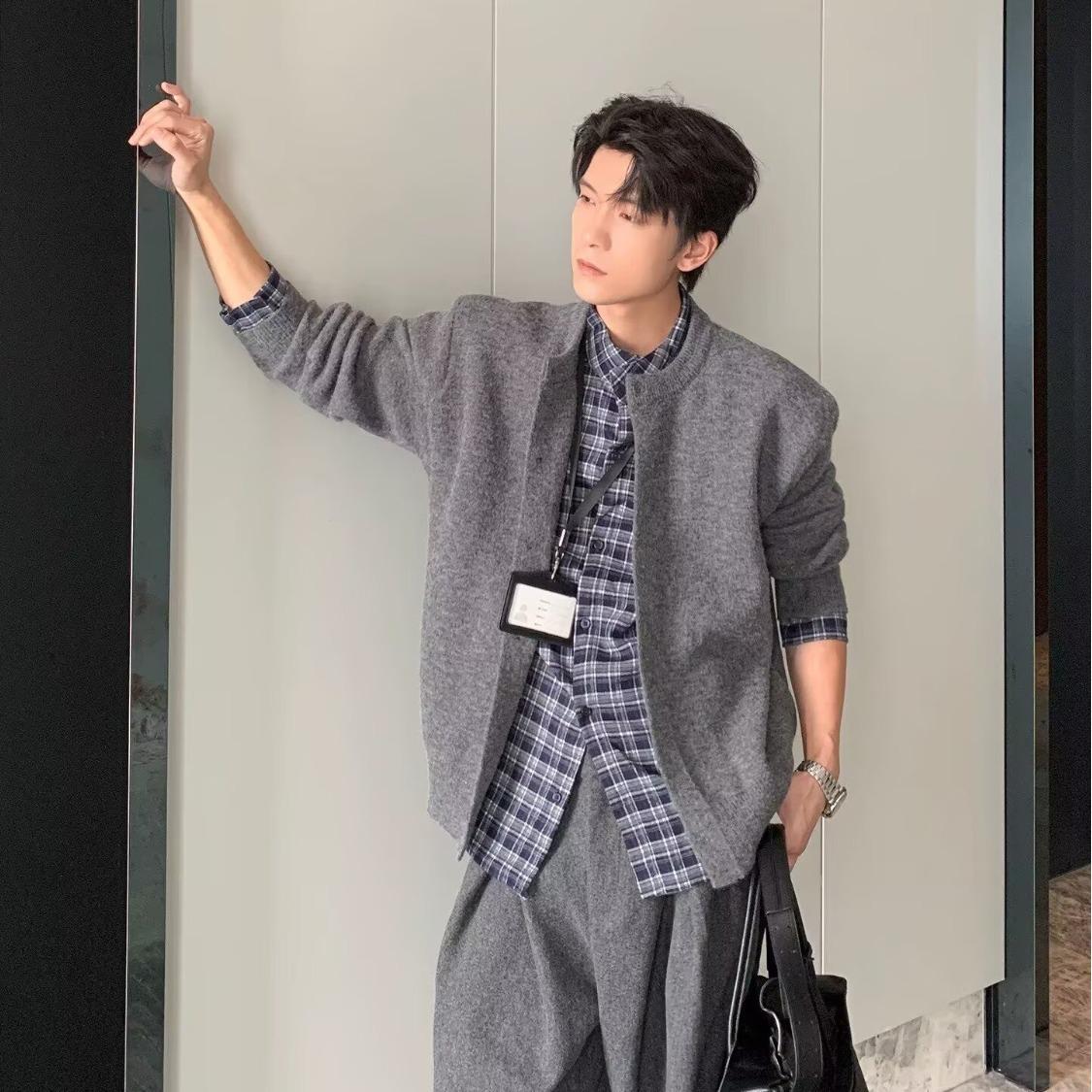 

Vintage Plaid Patchwork Knit Men s Cardigan - Two-Piece Round Neck Sweater Coat for Autumn/Winter XL сірий колір