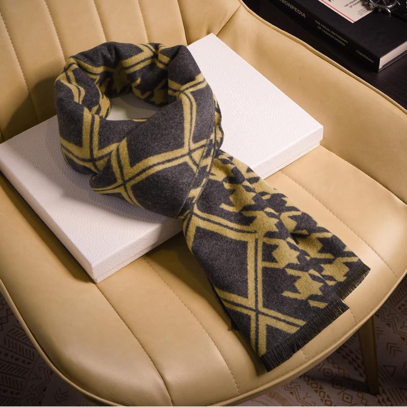 Red wool scarf men's fashion versatile high-end plaid winter dad old man trend scarf