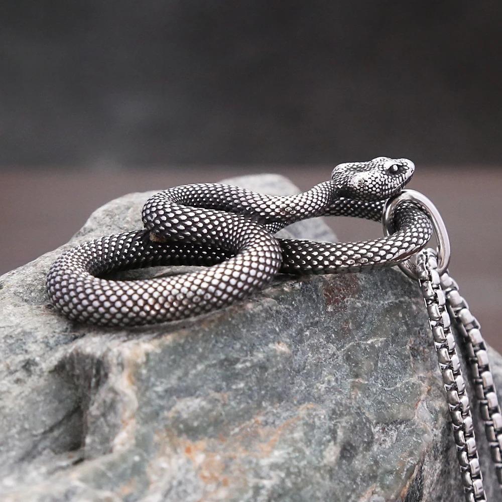 European and American Jewelry Stainless Steel Men's Necklace Retro Trendy Animal Cobra Pendant Personalized Python Item Pendant Batch