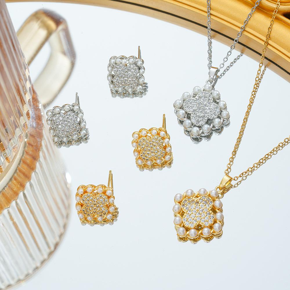 Light Luxury Flower Iris Imitation Red Sapphire Necklace Versatile Fashion Temperament Set for Women