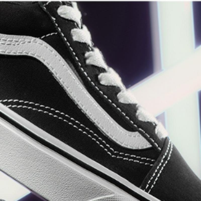 Barnes Comfique Old School Black True White Vn0a3wmavne1