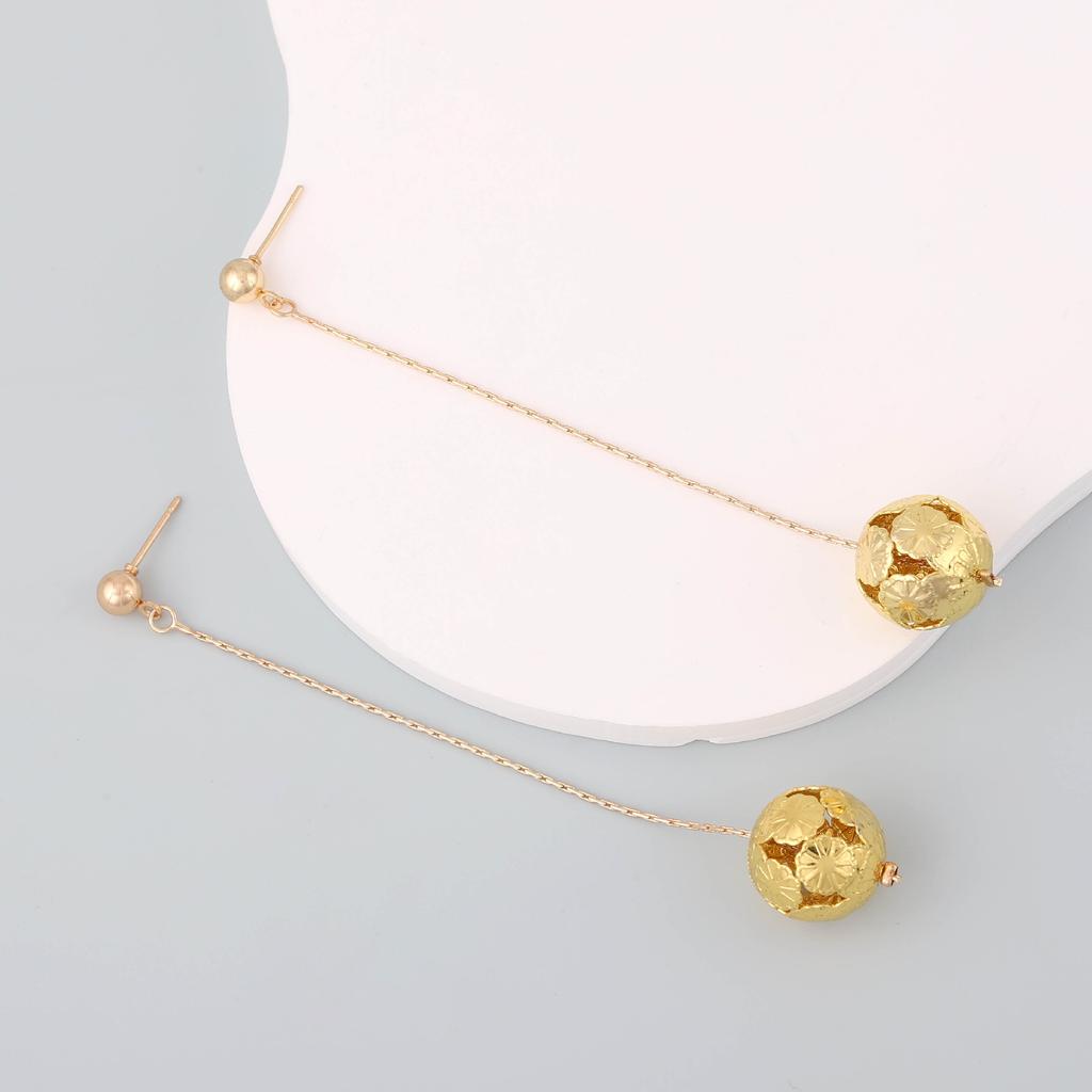 New simple and elegant long round hollowed-out tassel earrings, fashionable, individual and high-end, versatile earrings for women