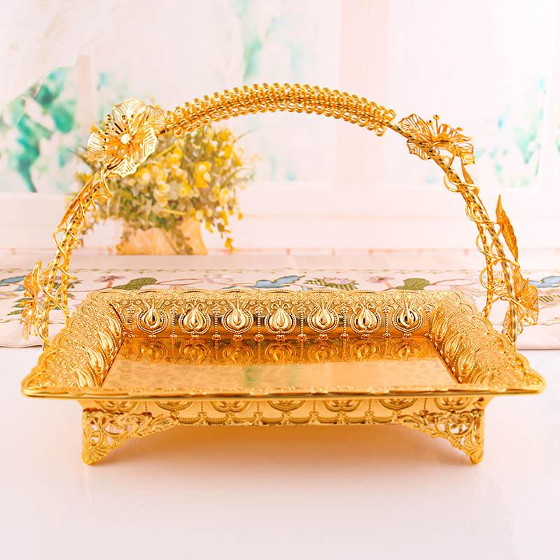 Golden Metal Single-Layer Multi-Purpose Fruit Snack Basket with Handle - European Classical Style for Hotel, KTV, or Living Room.