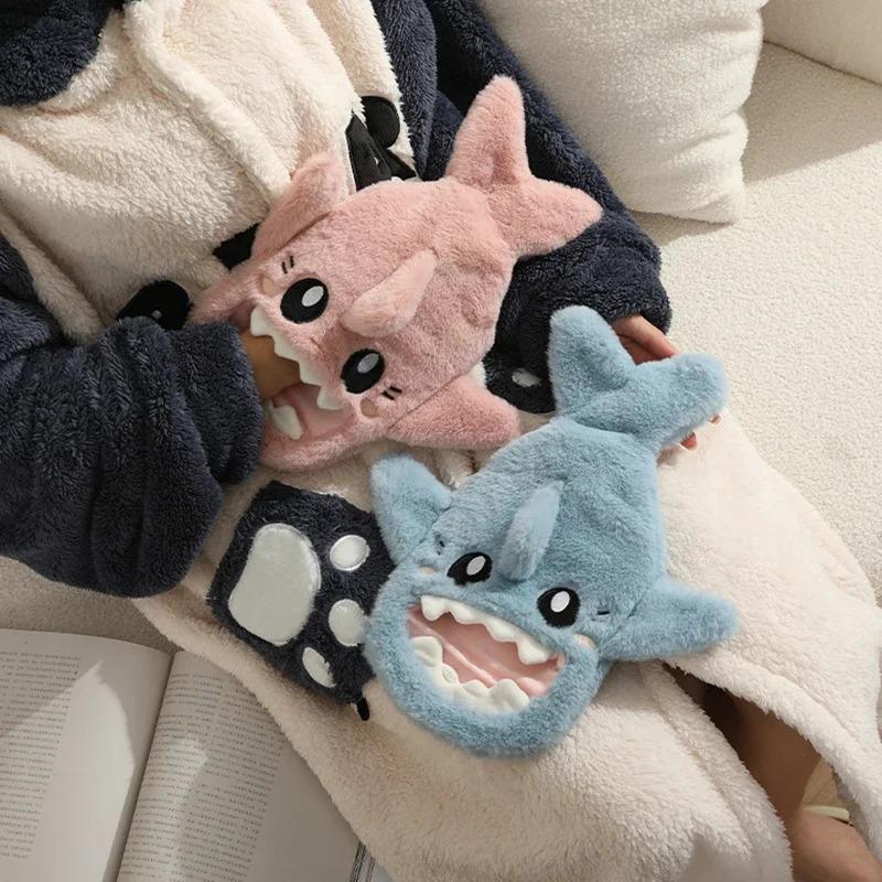 Portable Cute Plush Shark Hot Water Bottle Bag – Detachable Heat Bag, Winter Warm Pain Relief, Pink Blue Reusable Hand Warmer