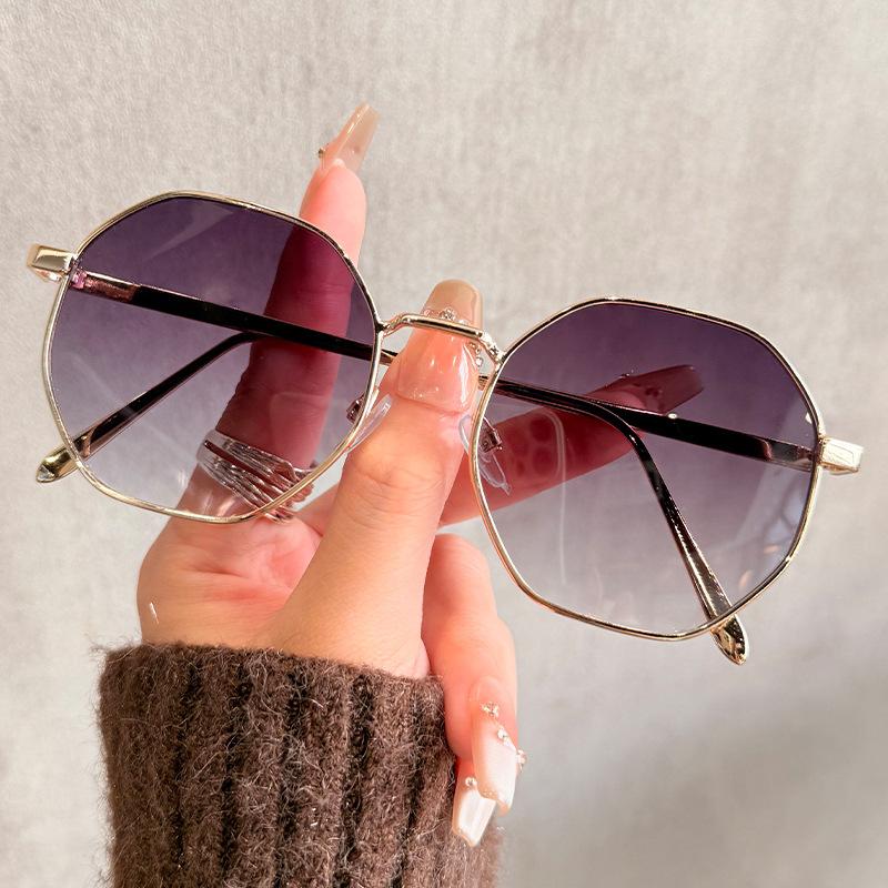 

New Metal Punk Big Frame Sunglasses For Men Women Cool Driving Glasses Brand Design Square Sun Glasses Goggles Uv400 Eyewear 1PC